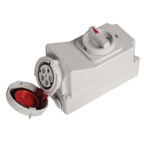 IP67 32A / 5-Pole Industrial Plug – Rated 400 V, Waterproof & Dustproof